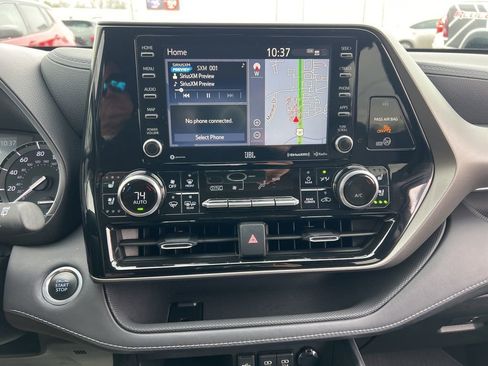 Used 2021 Toyota Highlander Limited image 21