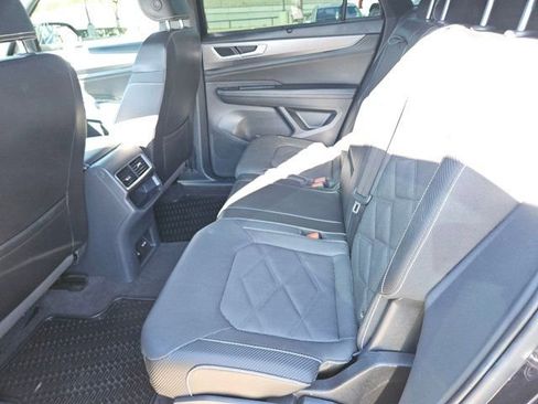 Used 2024 Volkswagen Atlas Cross Sport SE image 10