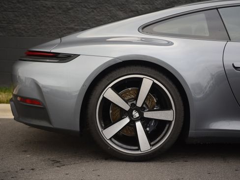 Certified 2025 Porsche 911 Carrera T image 38