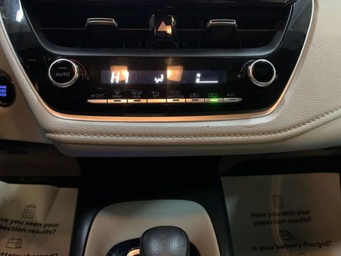 Used 2021 Toyota Corolla SE w/ Carpet Mat Package (TMS) image 23