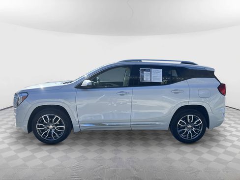 Used 2022 GMC Terrain Denali w/ Denali Premium Package image 3