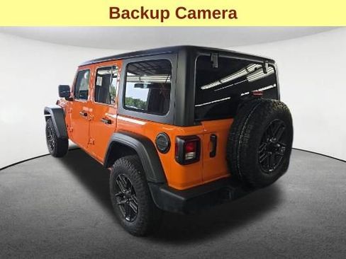Used 2025 Jeep Wrangler Unlimited Sport AWD/4WD image 8