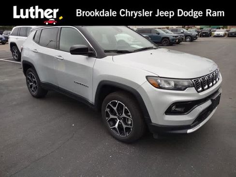Used 2025 Jeep Compass Limited AWD/4WD image 1