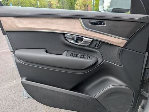 Used 2025 Volvo XC90 B6 Plus AWD/4WD image 25