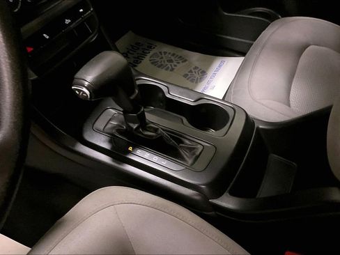 Used 2019 Chevrolet Colorado W/T image 12