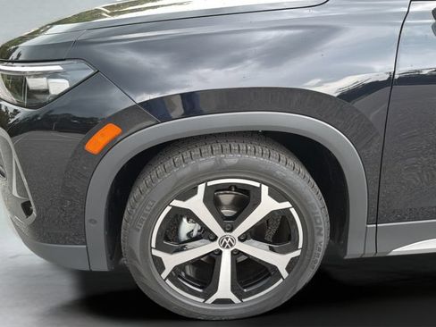New 2026 Volkswagen Tiguan SE FWD image 35
