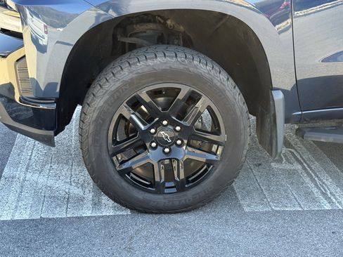 Used 2021 Chevrolet Silverado 1500 LT Trail Boss w/ Convenience Package II image 9