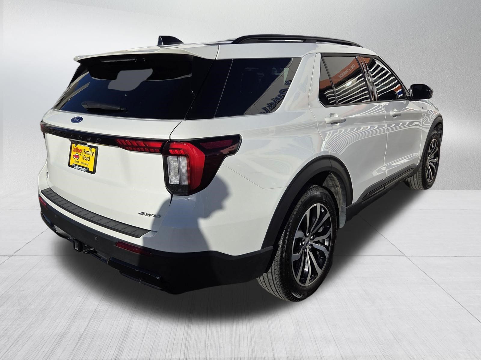 Used 2025 Ford Explorer ST-Line AWD/4WD image 7