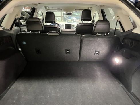 Used 2022 Ford Edge Titanium image 4