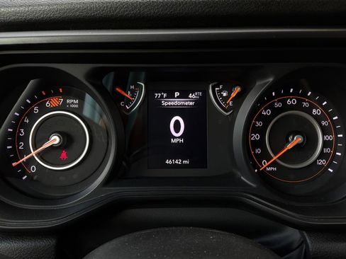 Used 2025 Jeep Wrangler Unlimited Sport AWD/4WD image 34