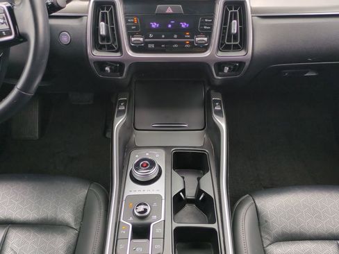 Used 2023 Kia Sorento EX image 19