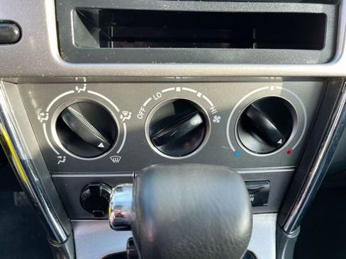 Used 2004 Pontiac Vibe w/ Moon And Tunes Value Package image 18