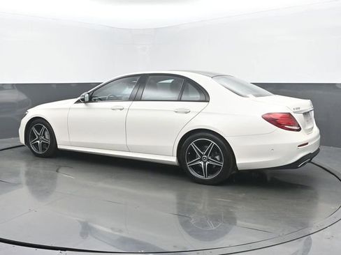 Used 2018 Mercedes-Benz E 300 4MATIC image 3
