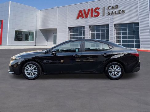 Used 2025 Toyota Camry LE image 10