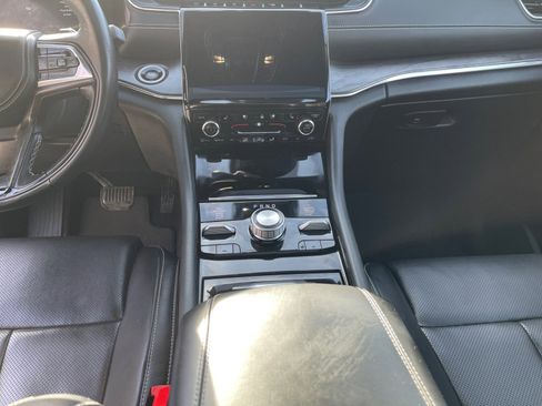 Used 2024 Jeep Grand Cherokee Overland w/ Advanced Protech Group III image 12