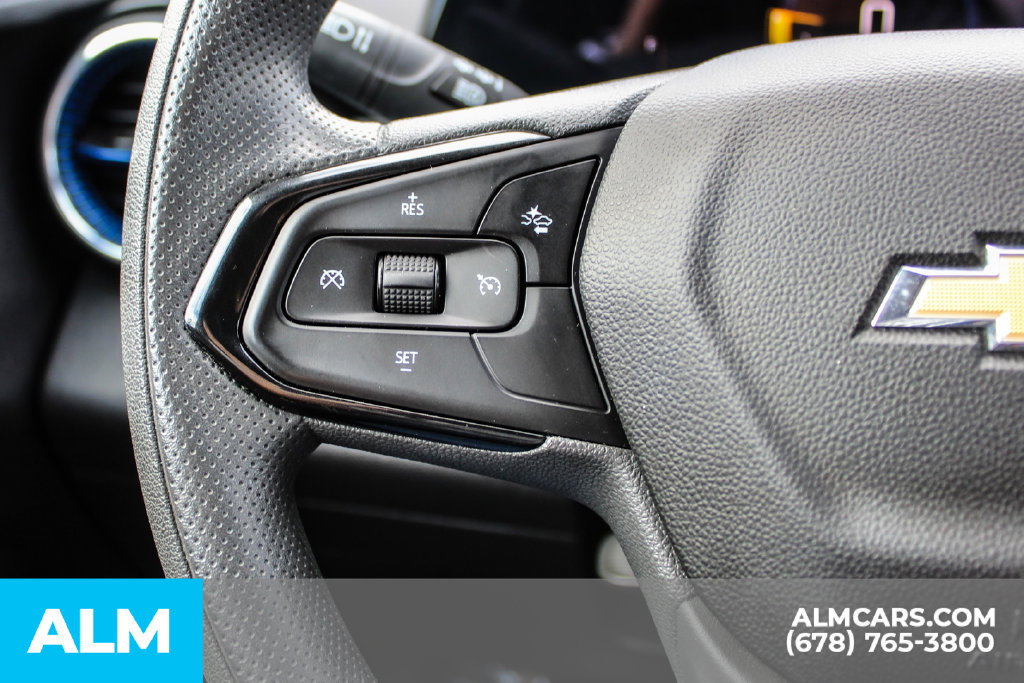 Used 2025 Chevrolet Trax LT FWD image 26