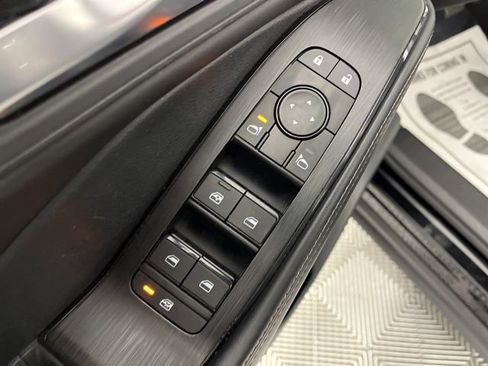 Used 2024 Nissan Rogue SV image 29