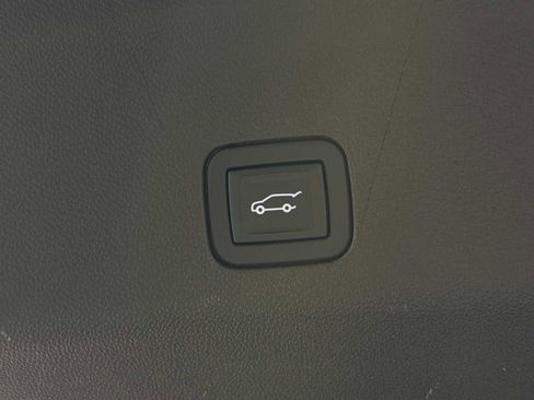Used 2023 GMC Yukon Denali AWD/4WD image 19