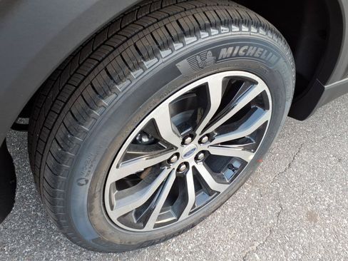 New 2027 Ford Explorer ST-Line AWD/4WD image 4