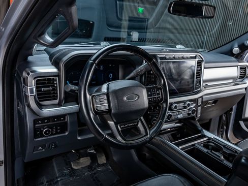 Used 2024 Ford F350 Platinum w/ FX4 Off-Road Package AWD/4WD image 16