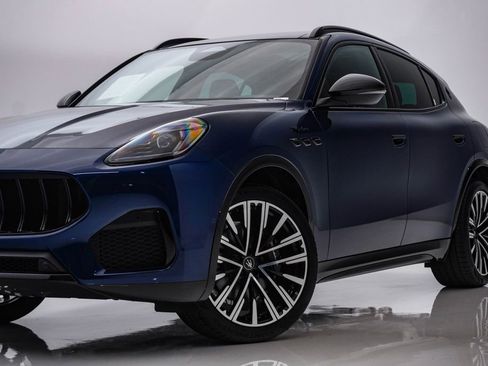 Certified 2025 Maserati Grecale Modena AWD/4WD image 2