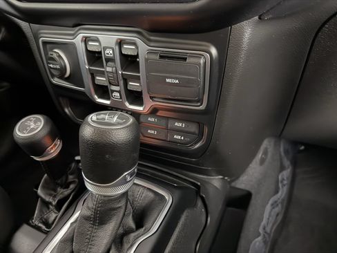 Used 2023 Jeep Wrangler Unlimited w/ Cold Weather Group AWD/4WD image 50