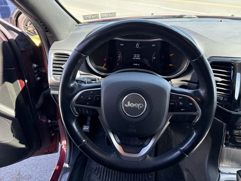 Used 2019 Jeep Grand Cherokee Limited AWD/4WD image 17