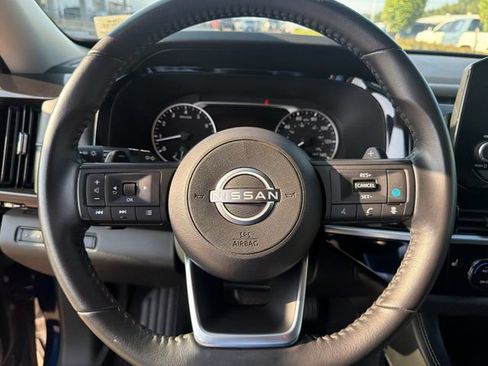 Used 2024 Nissan Pathfinder SV AWD/4WD image 24