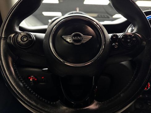 Used 2018 MINI Cooper 2-Door Hardtop w/ Signature Line Package image 21