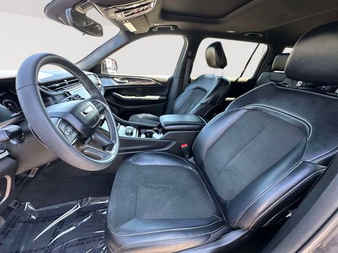Used 2023 Jeep Grand Cherokee L Laredo AWD/4WD image 15