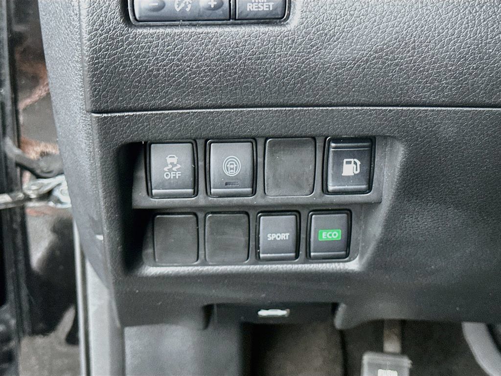 Used 2020 Nissan Rogue S FWD image 10