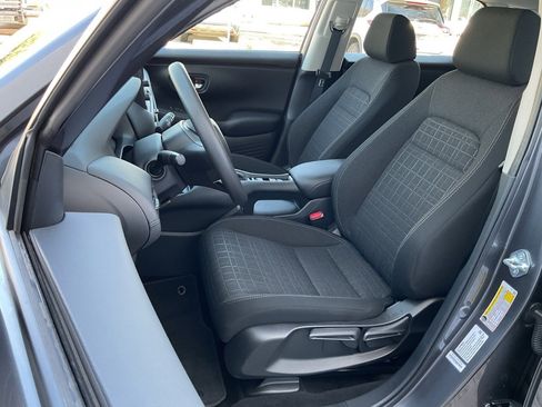 Used 2025 Honda HR-V LX image 14