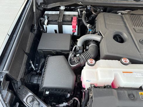 Used 2025 Toyota Tundra Platinum image 18