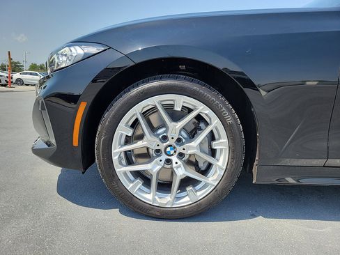 Used 2025 BMW 330i Sedan w/ Convenience Package RWD image 5