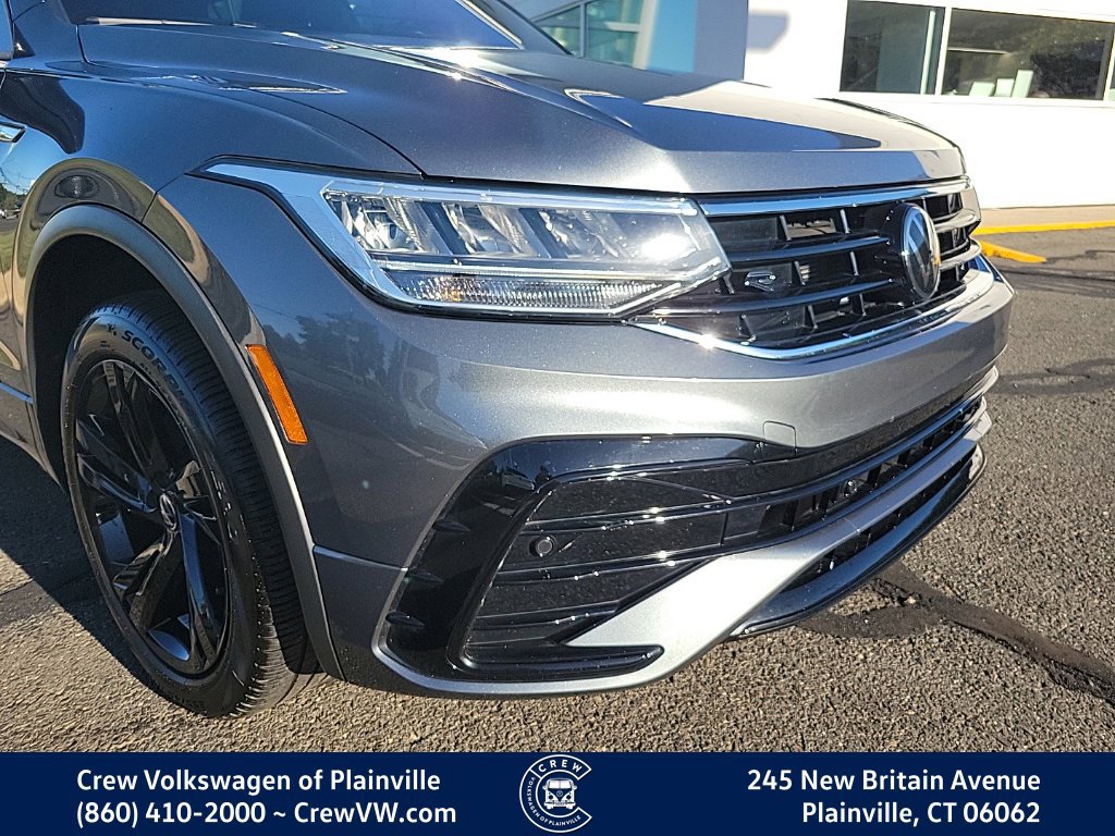 Certified 2024 Volkswagen Tiguan SE R-Line AWD/4WD image 21