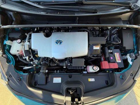 Used 2018 Toyota Prius Prime Advanced image 40