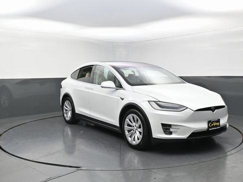 Used 2019 Tesla Model X 100D image 6