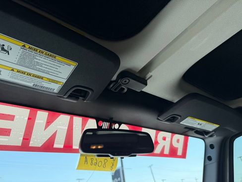 Used 2017 Jeep Wrangler Unlimited Sahara w/ Connectivity Group image 24