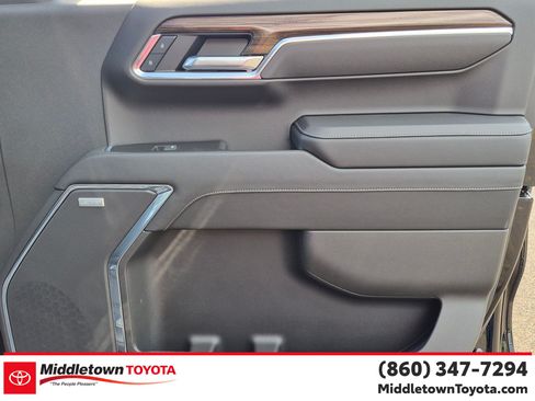 Used 2025 Chevrolet Silverado 1500 LT Trail Boss w/ LT Trail Boss Premium Package AWD/4WD image 36