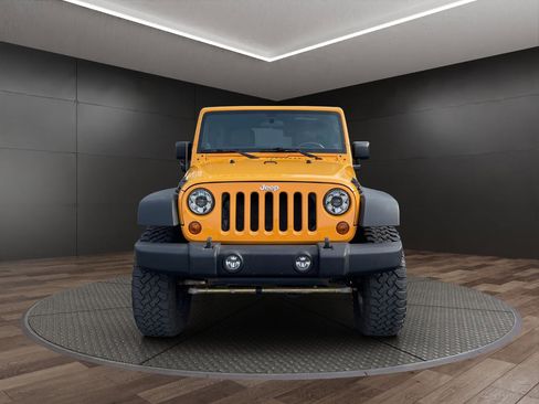 Used 2012 Jeep Wrangler Unlimited Rubicon AWD/4WD image 3