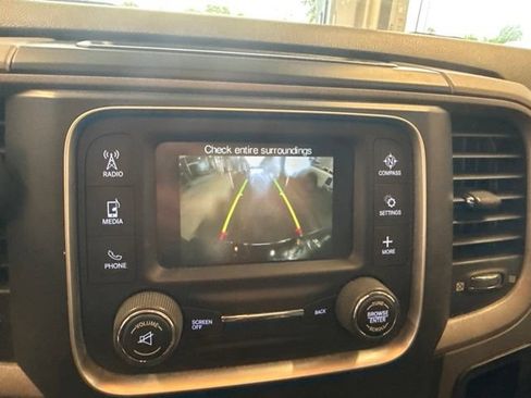 Used 2018 RAM 2500 Tradesman w/ Chrome Appearance Group AWD/4WD image 9