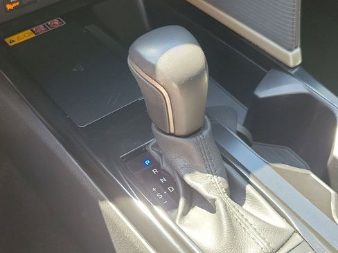 Used 2025 Toyota Camry SE FWD image 28