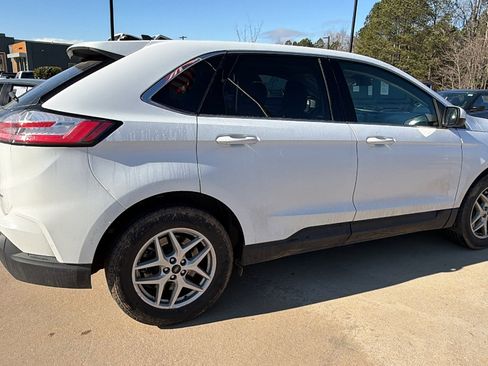 Used 2023 Ford Edge SEL image 8