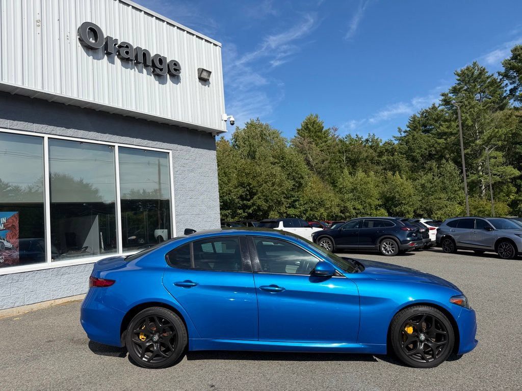 Used 2018 Alfa Romeo Giulia Ti Sport w/ Quick Order Package 22S Sport AWD/4WD image 7