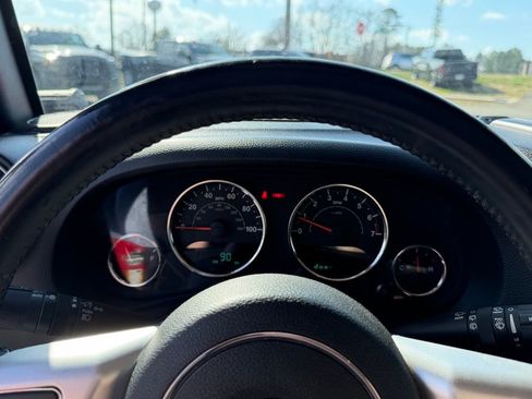 Used 2016 Jeep Wrangler Unlimited Sahara image 16