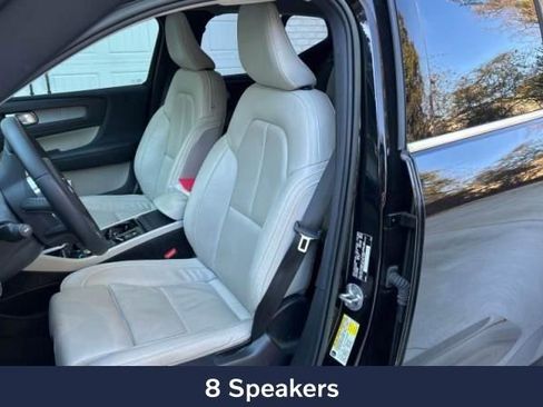 Used 2023 Volvo XC40 B5 Plus w/ Driver Assist Package image 4