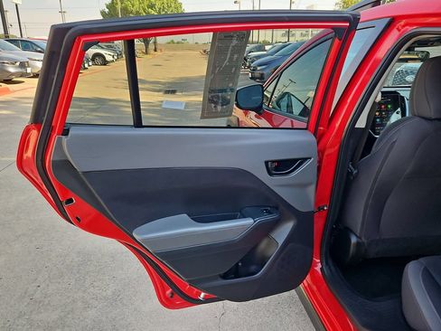 Used 2025 Subaru Crosstrek 2.5i Premium AWD/4WD image 24