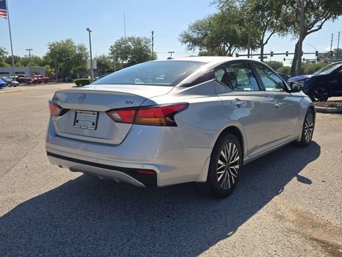 Certified 2024 Nissan Altima 2.5 SV FWD image 8