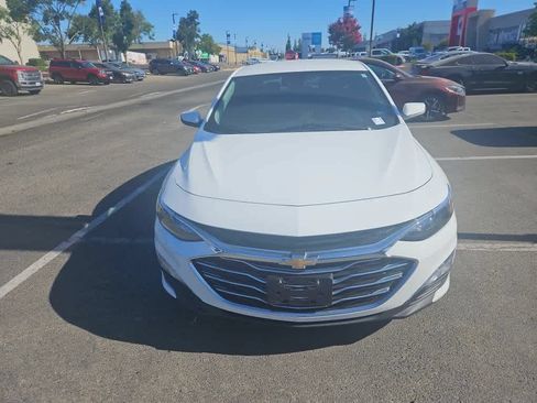 Used 2024 Chevrolet Malibu LT FWD image 2