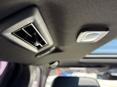 Used 2022 GMC Yukon XL Denali AWD/4WD image 39